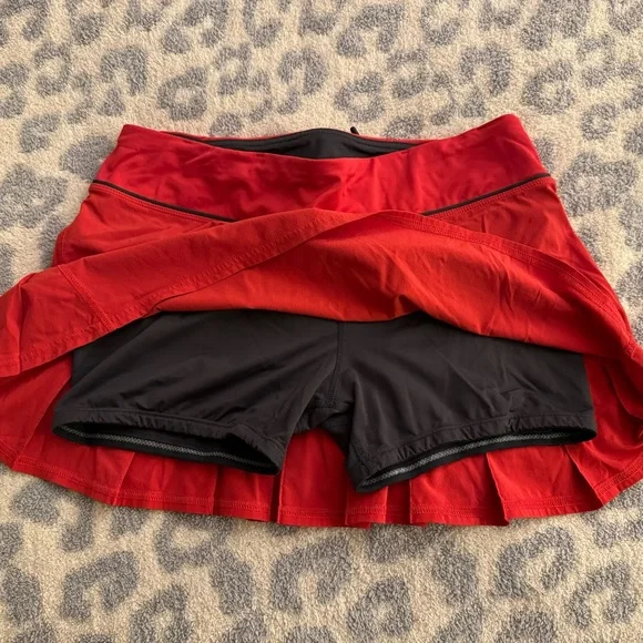 Lululemon running skirt pleated poppy red size 6